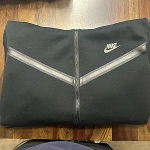 Nike tech